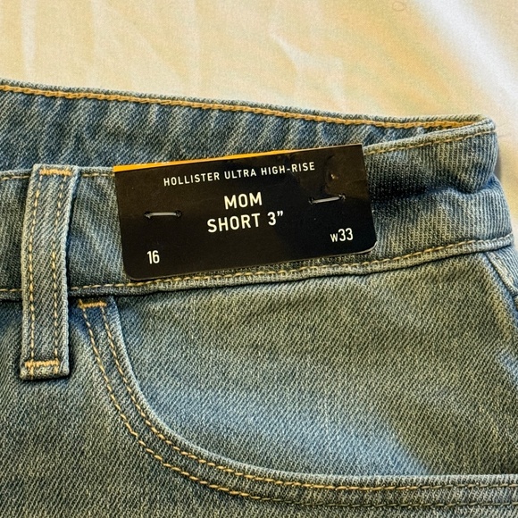 Hollister | NWT Ultra High Rise Distressed Denim Mom Shorts | Size 16 - Picture 9 of 9